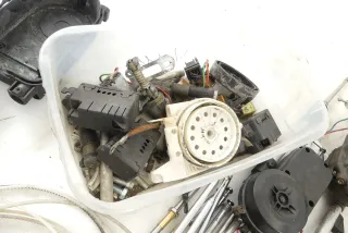 Konvolut 33x Hirschmann BOSCH Elektrische Antennen Mercedes HIT Auta 6000, etc - Bild 9