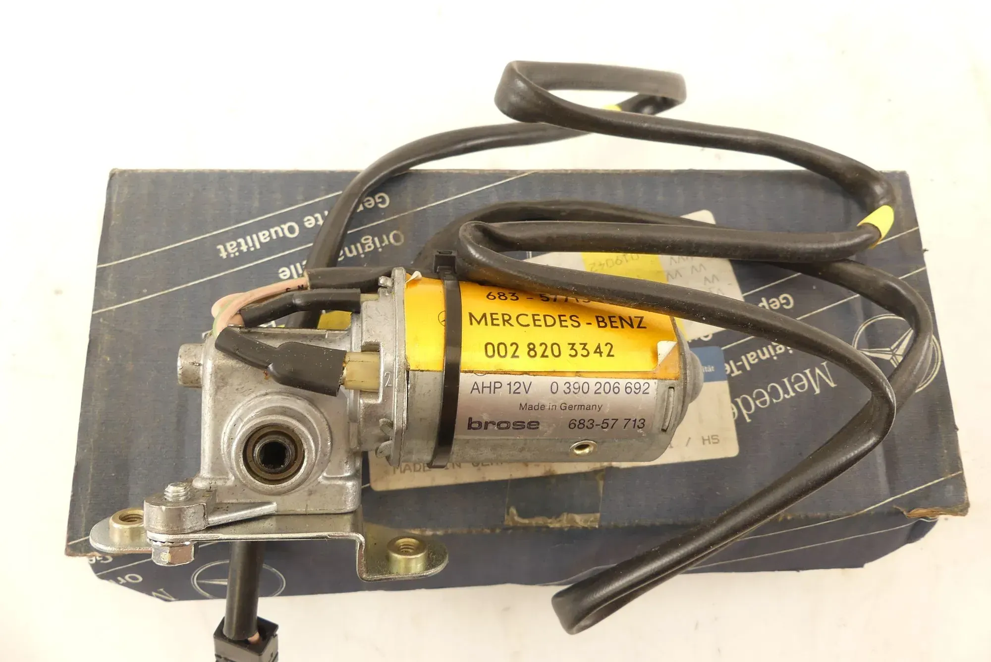 Mercedes W124 Motor Verstellung Kopfstütze NOS ORIGINAL 0028203342 0038202142 ✔️ - Bild 1