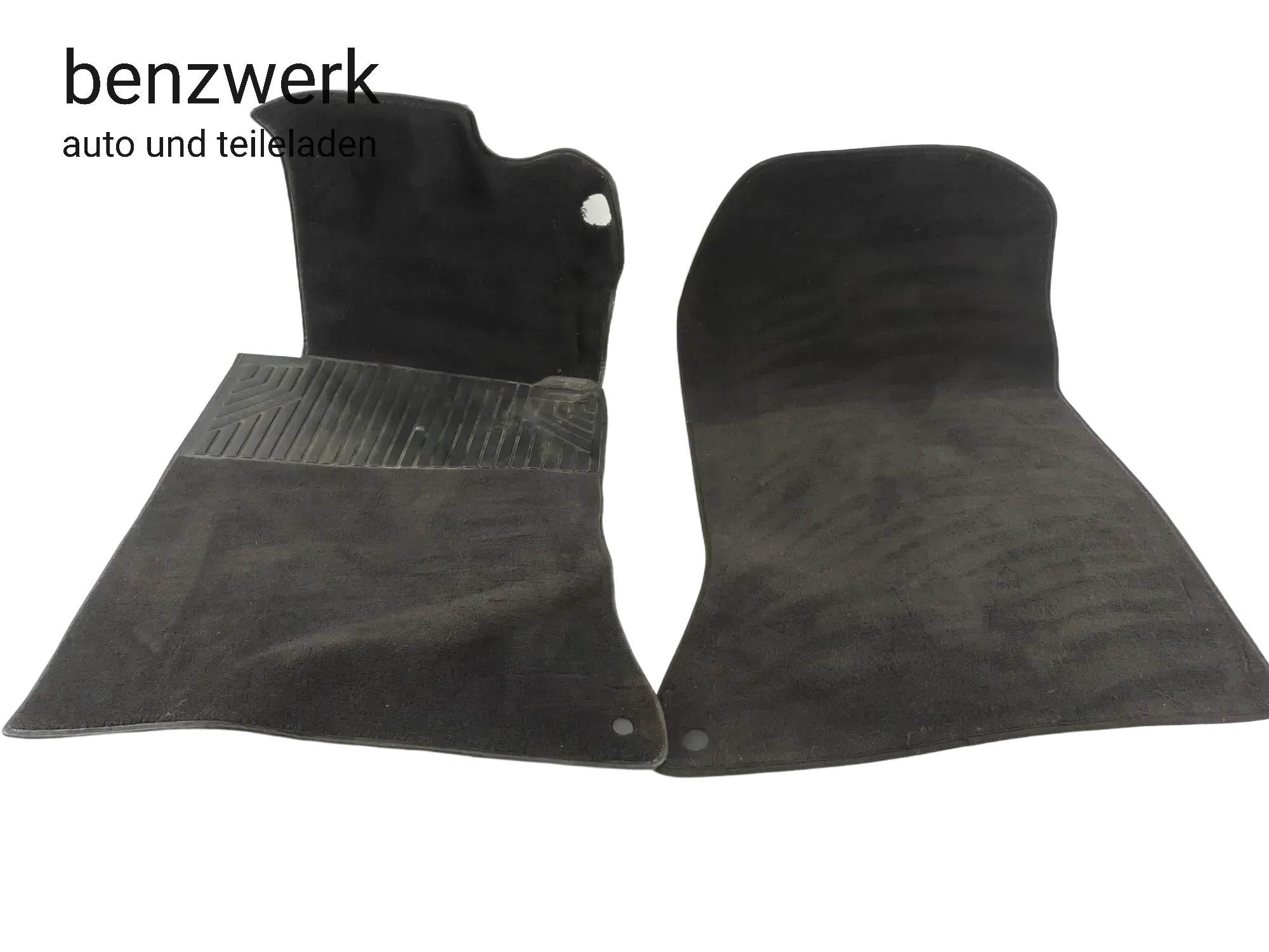 Mercedes W124 Teppich Velour schwarz vorne links rechts 1246804940 1246805040 ✔️ - Bild 1