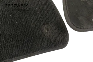 Mercedes W124 Teppich Velour schwarz vorne links rechts 1246804940 1246805040 ✔️ - Bild 4