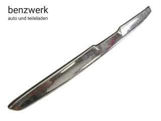 Mercedes W107 SL SLC Griffleiste Heckklappe Chromleiste ORIGINAL 1077580202 ✔️ - Bild 1