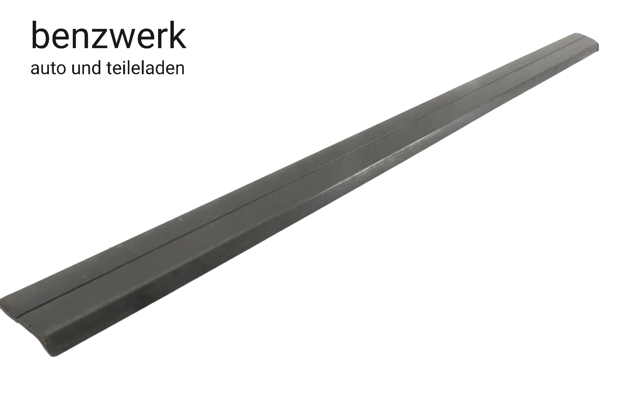 Mercedes W201 190 Vormopf bis 8/88 Zierleiste Tür vorne links unten 2016902562 - Bild 1
