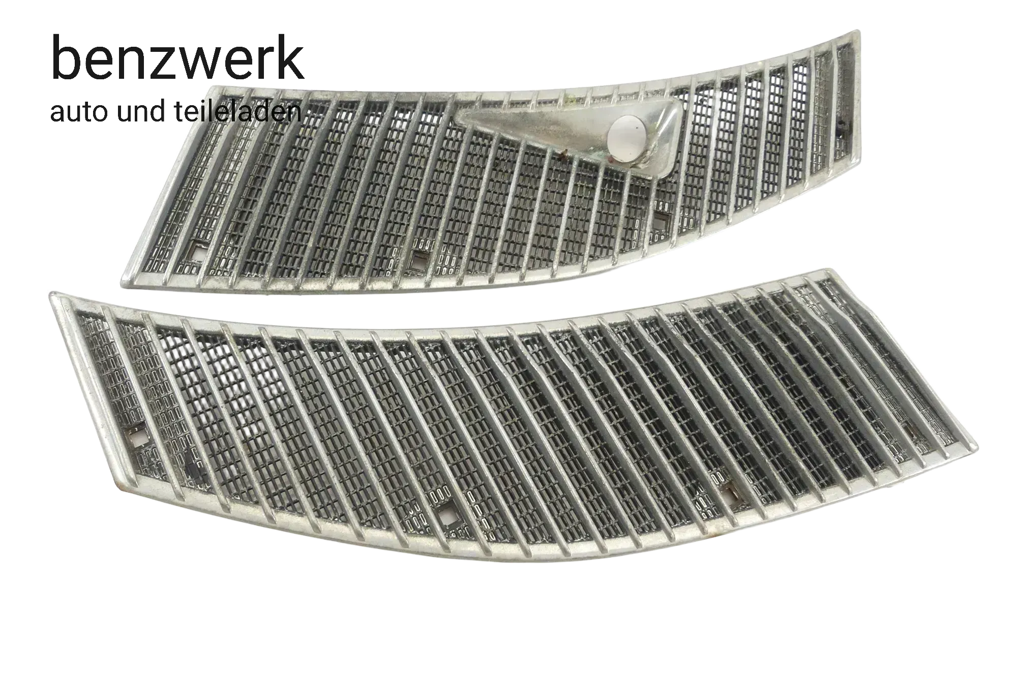Mercedes W123 1. Serie Chromlüftungsgitter links rechts 1238360665 1238360565 - Bild 1