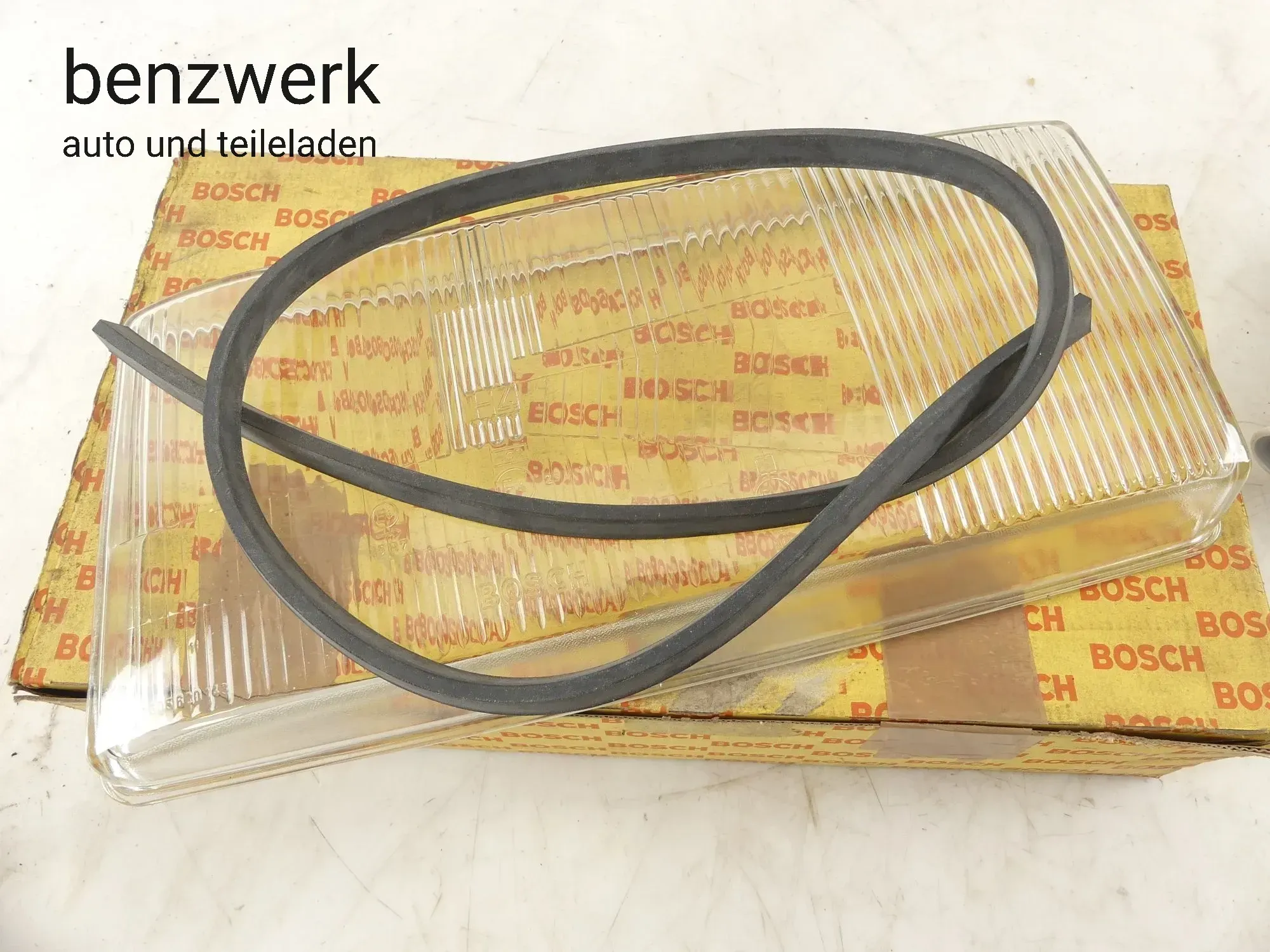 Mercedes W116 Streuscheibe Scheinwerfer links BOSCH H4 NEU 0018267990 - Bild 1