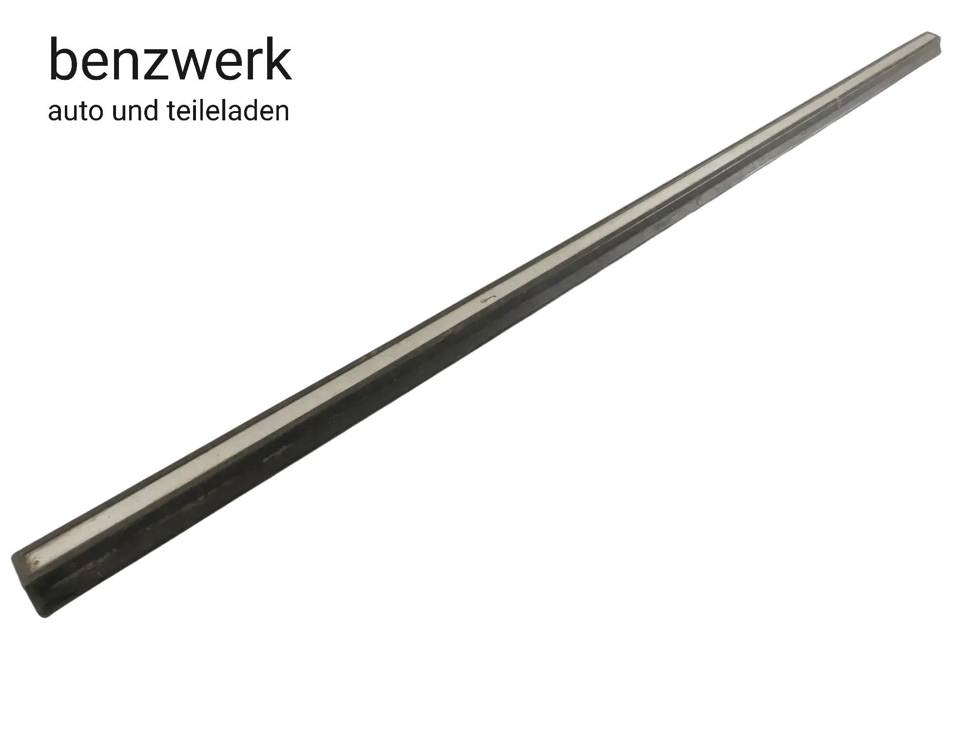 Mercedes W123 SERIE 0,5 Zierleiste Tür vorne rechts unten ORIGINAL 1236981280 - Bild 1
