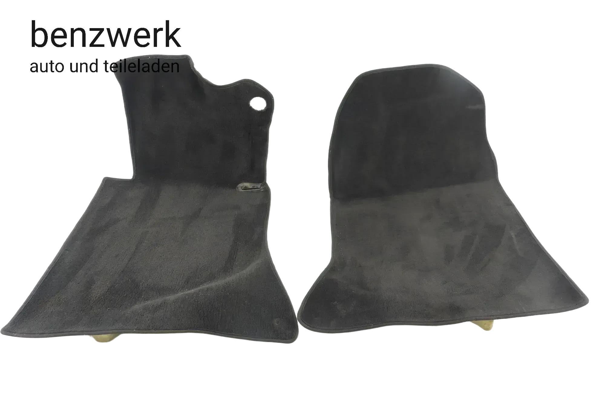 Mercedes W124 Teppich Velour schwarz vorne links rechts 1246804940 1246805040 ✔️ - Bild 1