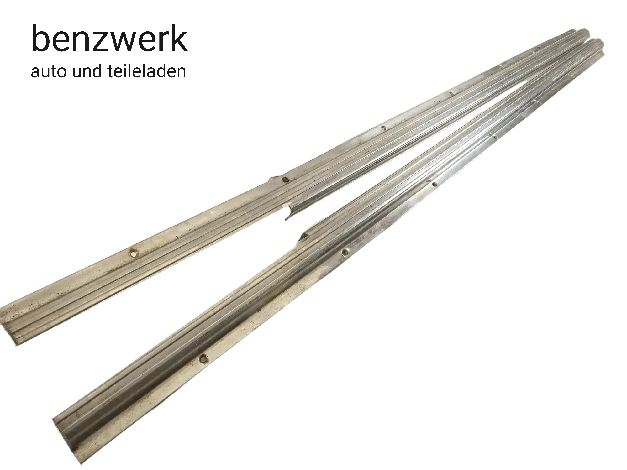 Mercedes W114 Coupe /8 2x Abdeckung Einstiegsleiste 1156860936 1156861036 - Bild 1
