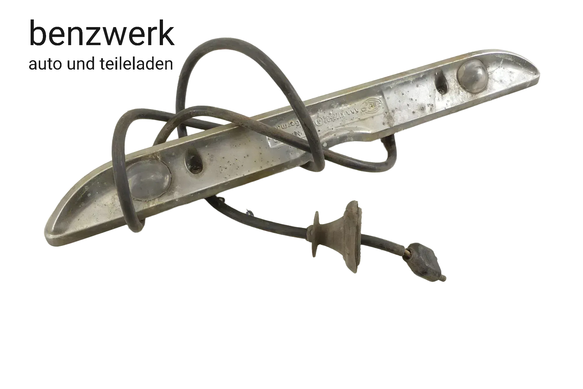 Mercedes W110 W111 Griffleiste Kennzeichenbeleuchtung HELLA K12860 1118205062 ✔️ - Bild 1