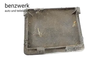 Mercedes W124 Abdeckung Schweller Wagenheberaufnahme weiß 1246980330 - Bild 2